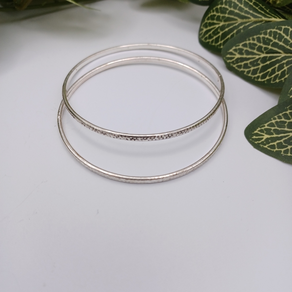 Textured Bangle Bracelet Set - Picture 5 of 5